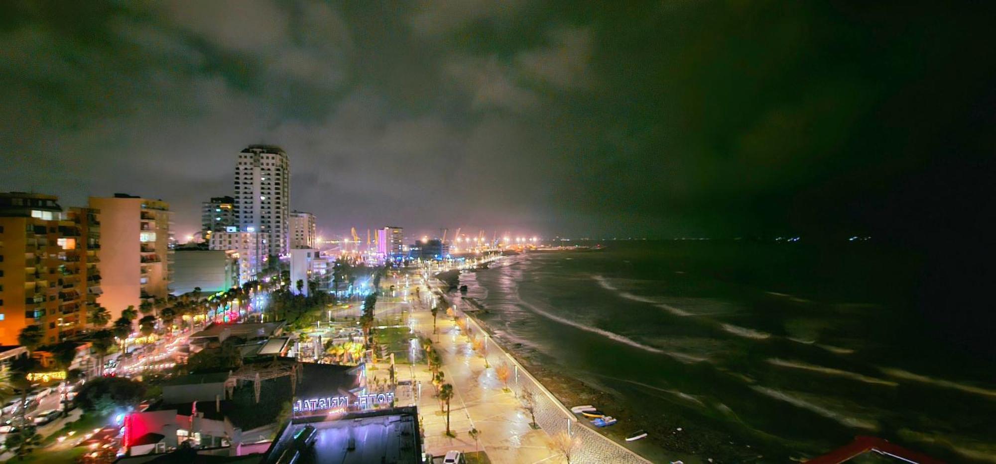 Premium , Marina , Center , Beachfront Durres Bagian luar foto