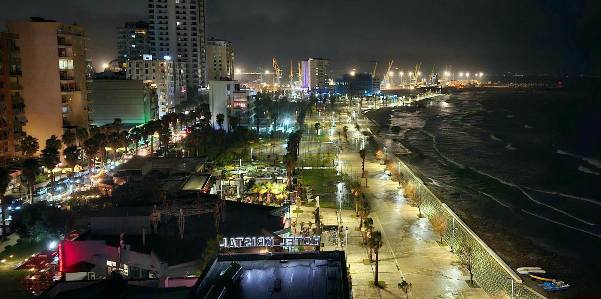 Premium , Marina , Center , Beachfront Durres Bagian luar foto