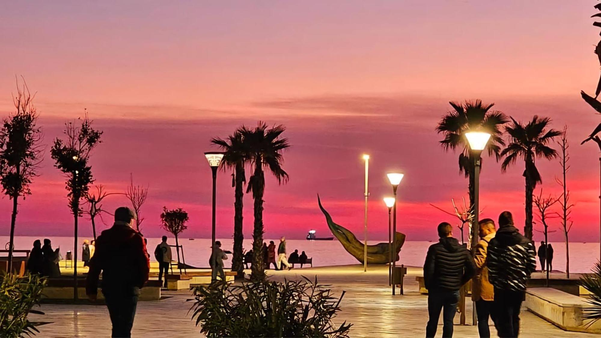 Premium , Marina , Center , Beachfront Durres Bagian luar foto