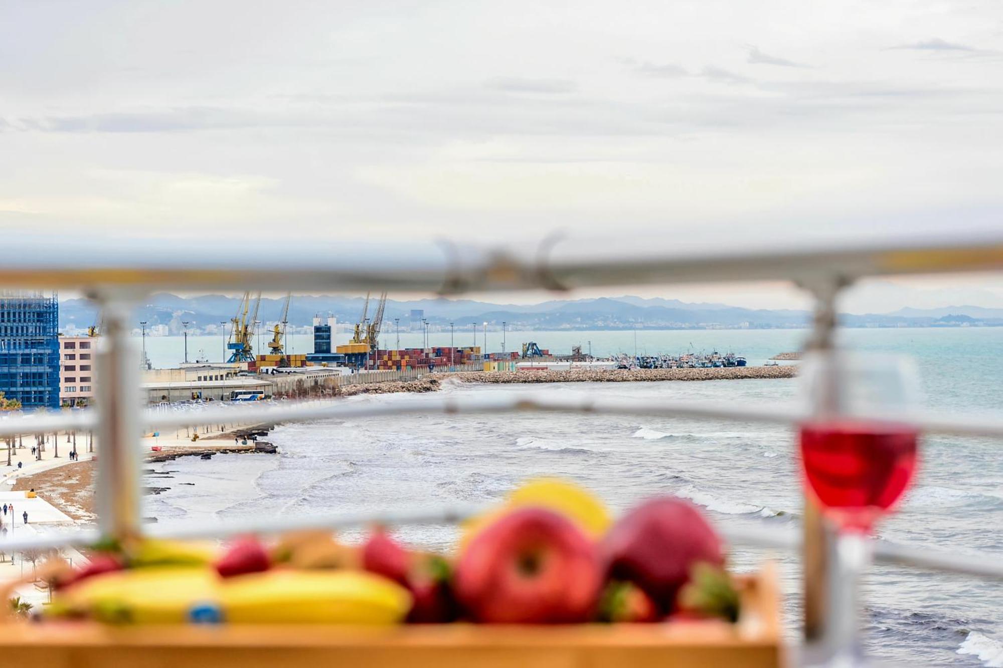 Premium , Marina , Center , Beachfront Durres Bagian luar foto