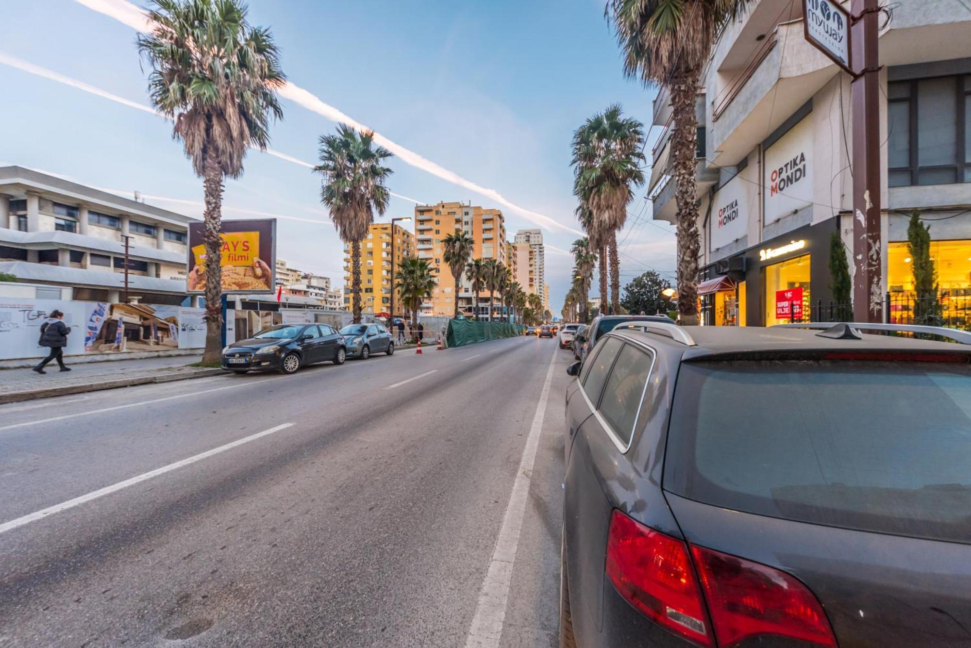 Premium , Marina , Center , Beachfront Durres Bagian luar foto